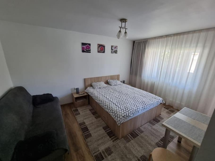 Garsoniera Maria 2 Apartment Турда Екстериор снимка